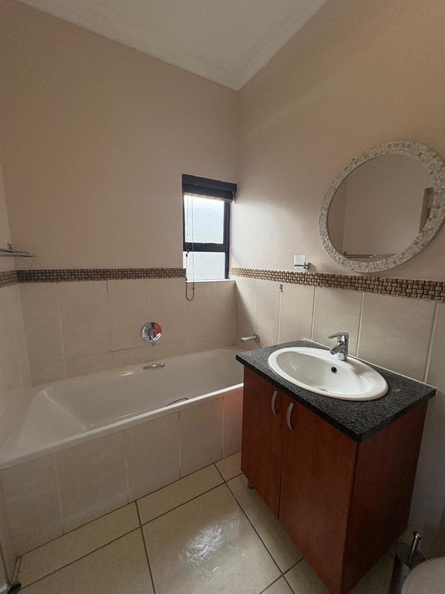 4 Bedroom Property for Sale in The Islands Estates North West